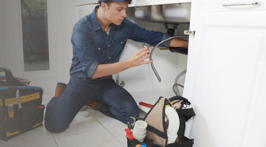Expert burst pipe repair services in Dubois, IN